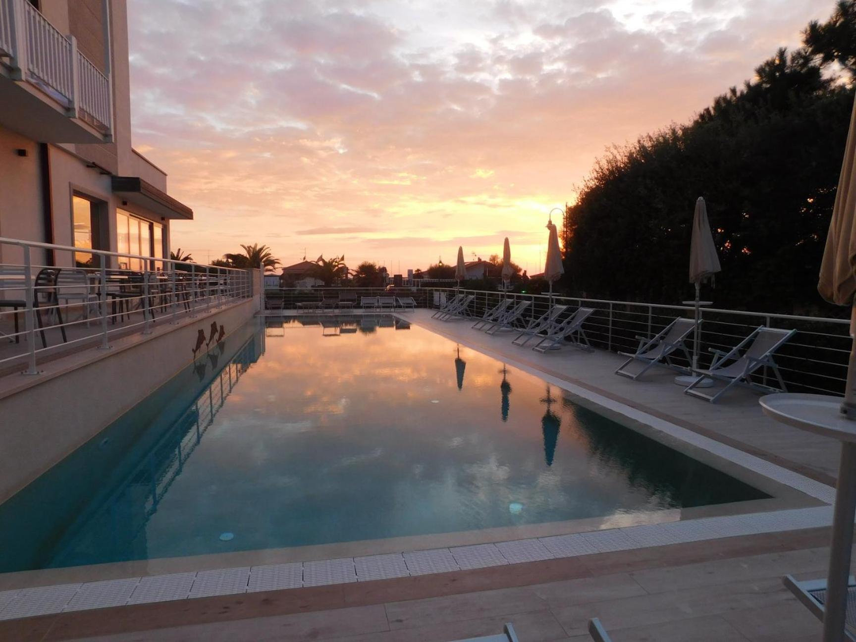 Hotel Oceano Marina di Pietrasanta Kültér fotó